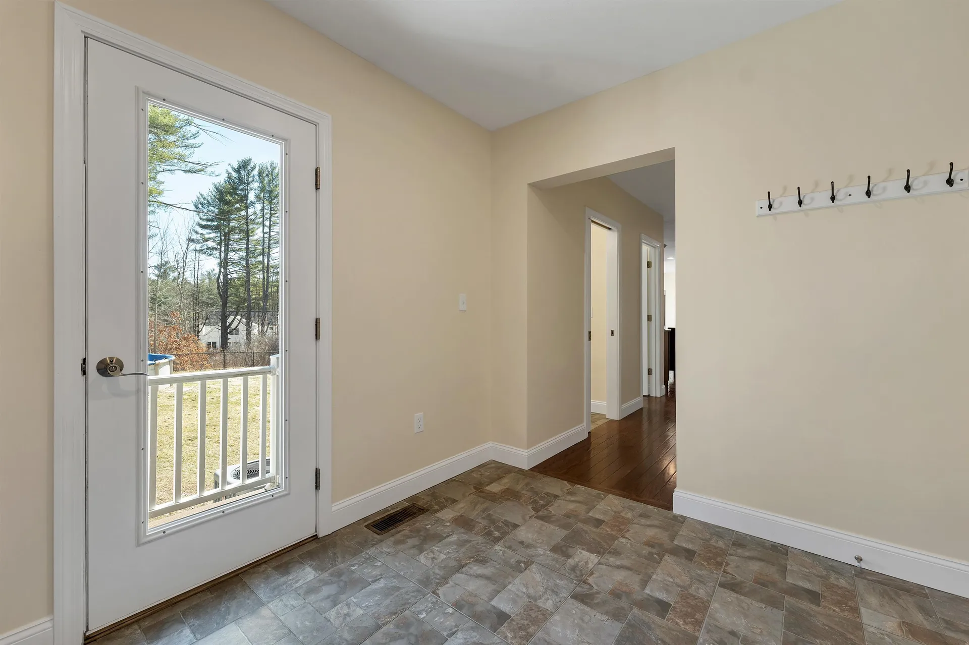 142 Worcester Road Hollis NH 03049