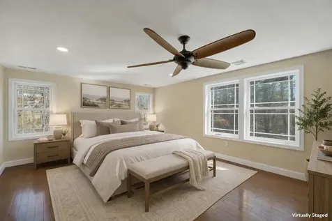 142 Worcester Road Hollis NH 03049