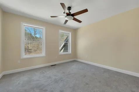 142 Worcester Road Hollis NH 03049