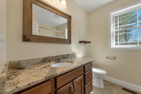 142 Worcester Road Hollis NH 03049