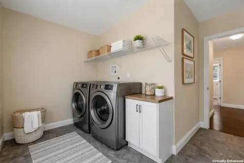 142 Worcester Road Hollis NH 03049