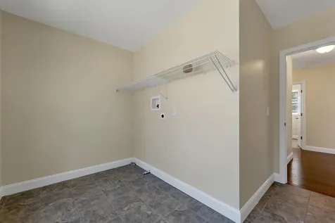 142 Worcester Road Hollis NH 03049