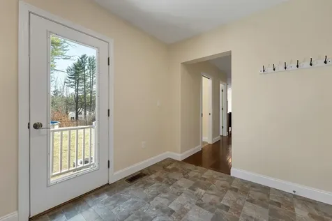 142 Worcester Road Hollis NH 03049