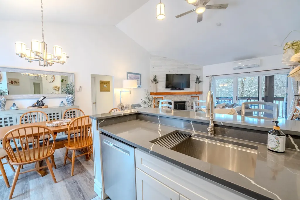 65 Riverfront Drive Woodstock NH 03262