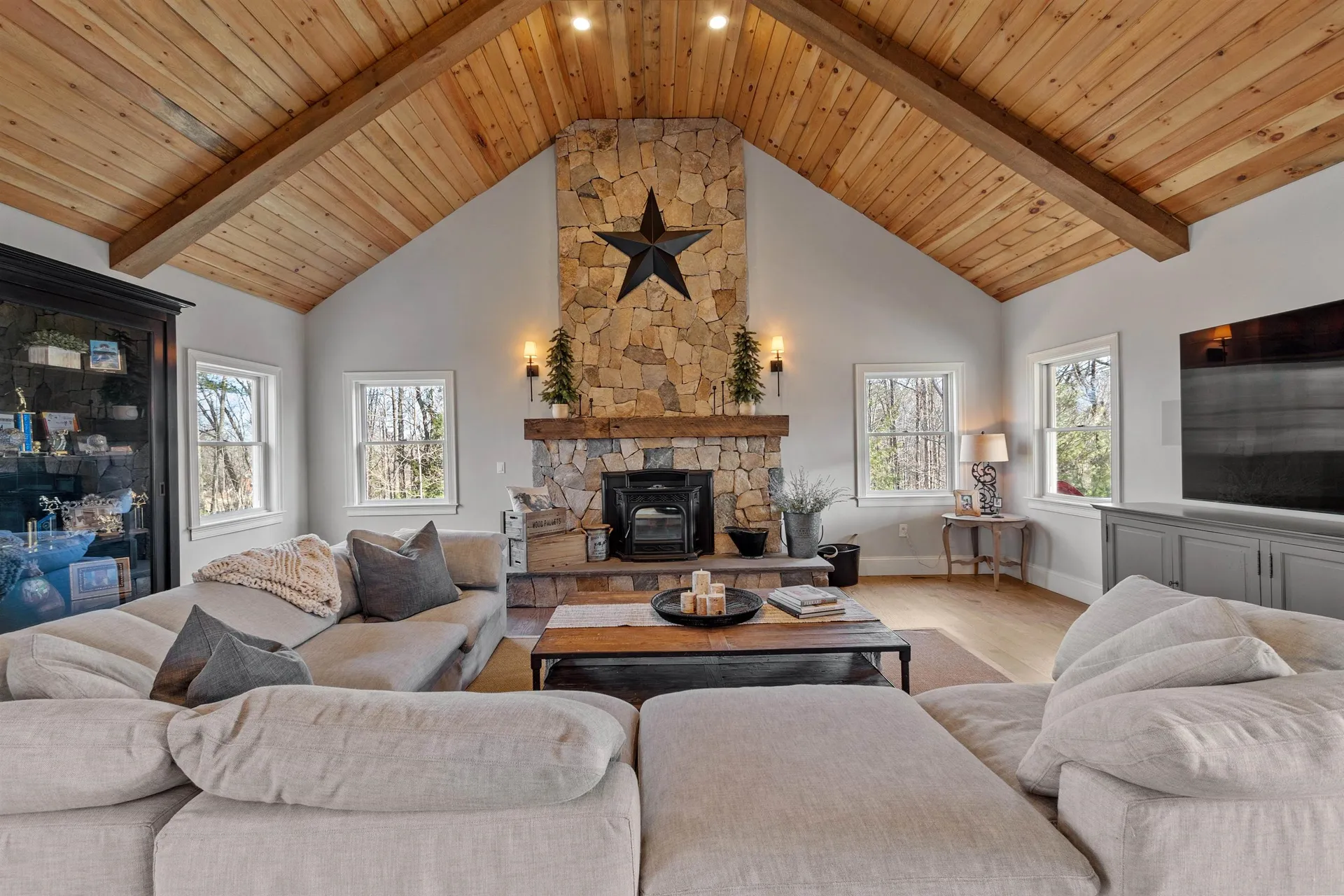 23 Austin Lane Hollis NH 03049