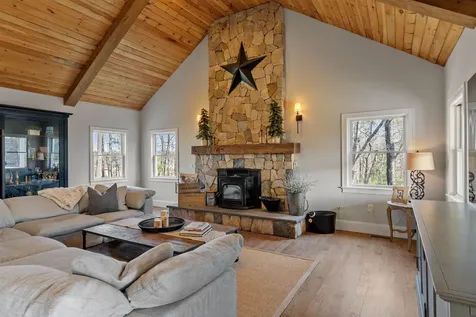 23 Austin Lane Hollis NH 03049