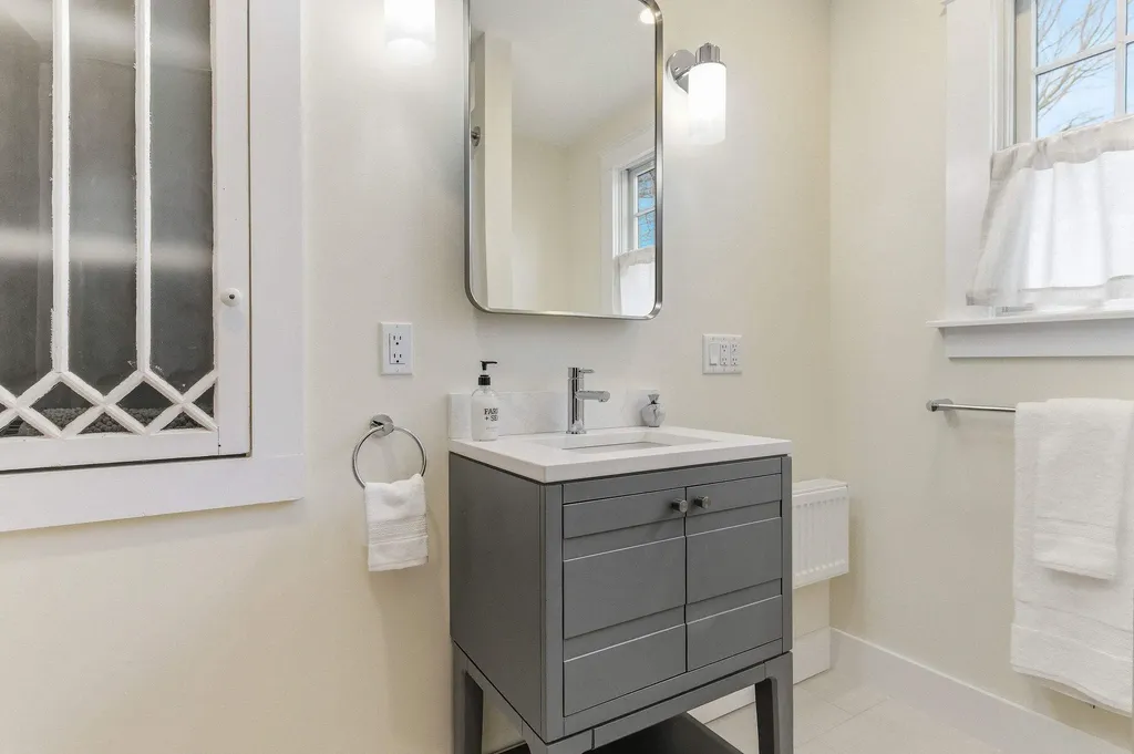 111 Essex Avenue Portsmouth NH 03801