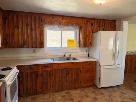 7 Woody Lane Lee NH 03861