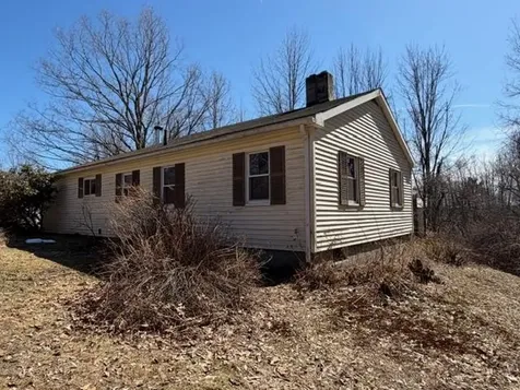 7 Woody Lane Lee NH 03861