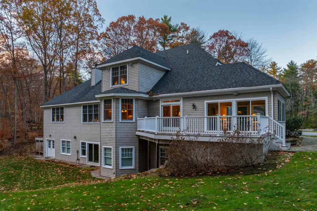 27 Abenaukee Drive Wolfeboro NH 03894