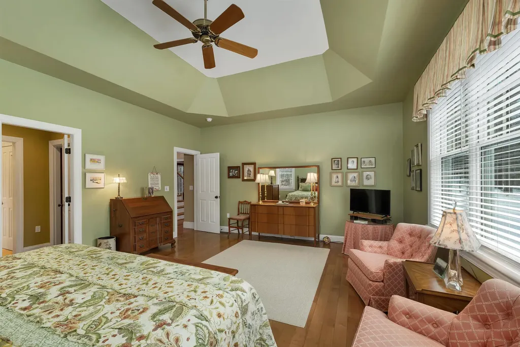 27 Abenaukee Drive Wolfeboro NH 03894