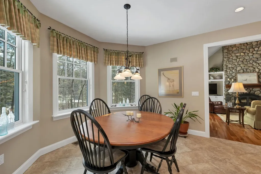 27 Abenaukee Drive Wolfeboro NH 03894