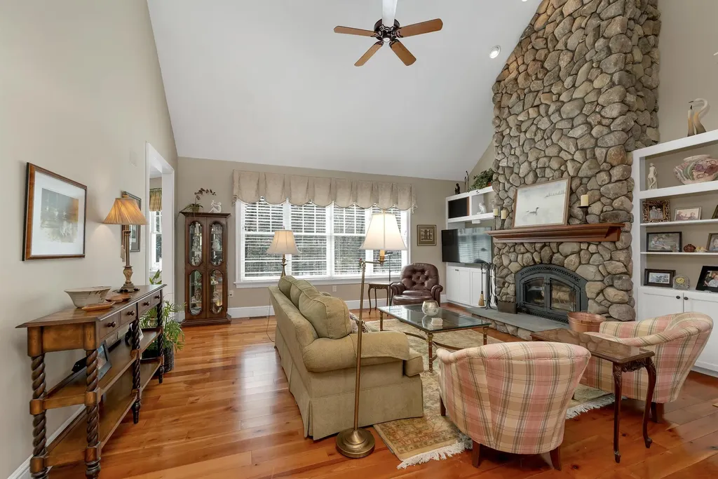 27 Abenaukee Drive Wolfeboro NH 03894