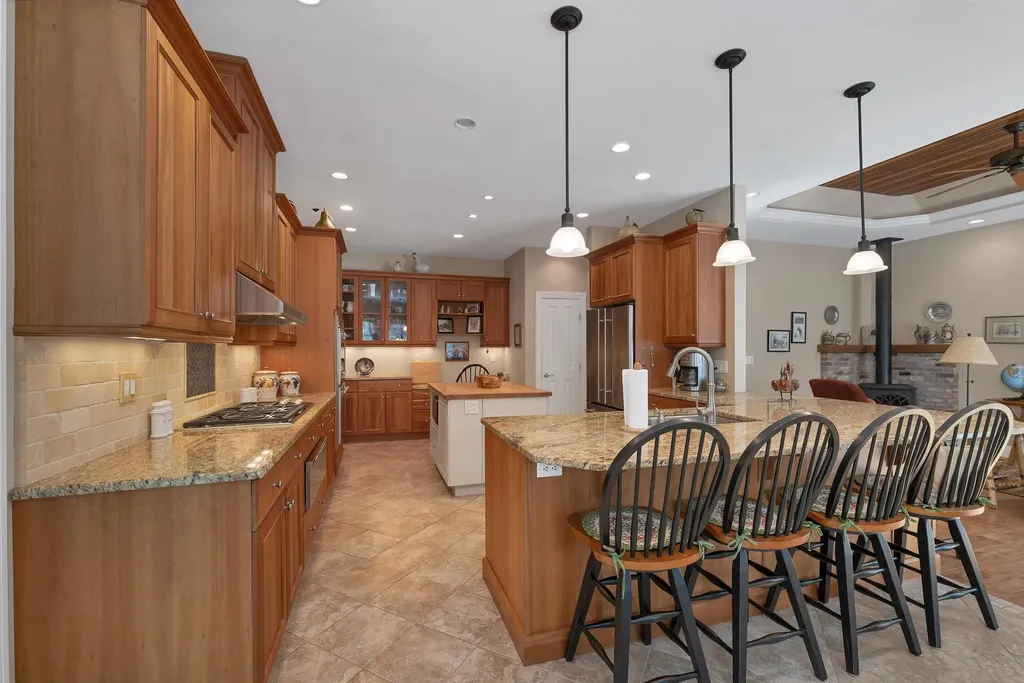27 Abenaukee Drive Wolfeboro NH 03894