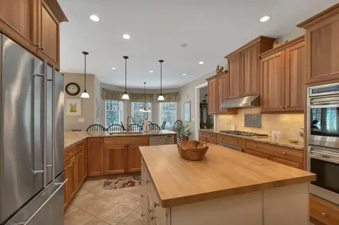 27 Abenaukee Drive Wolfeboro NH 03894