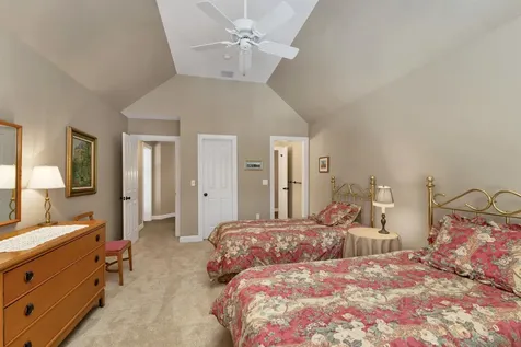 27 Abenaukee Drive Wolfeboro NH 03894