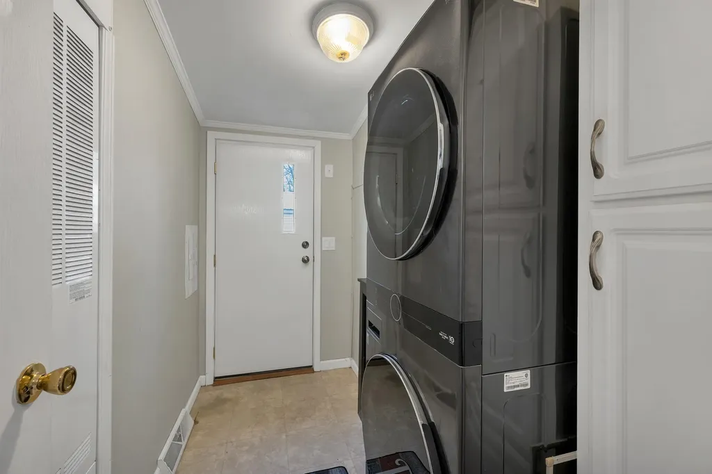 608 Canterbury Drive Exeter NH 03833