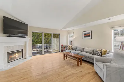 43 Iris Lane South Burlington VT 05403