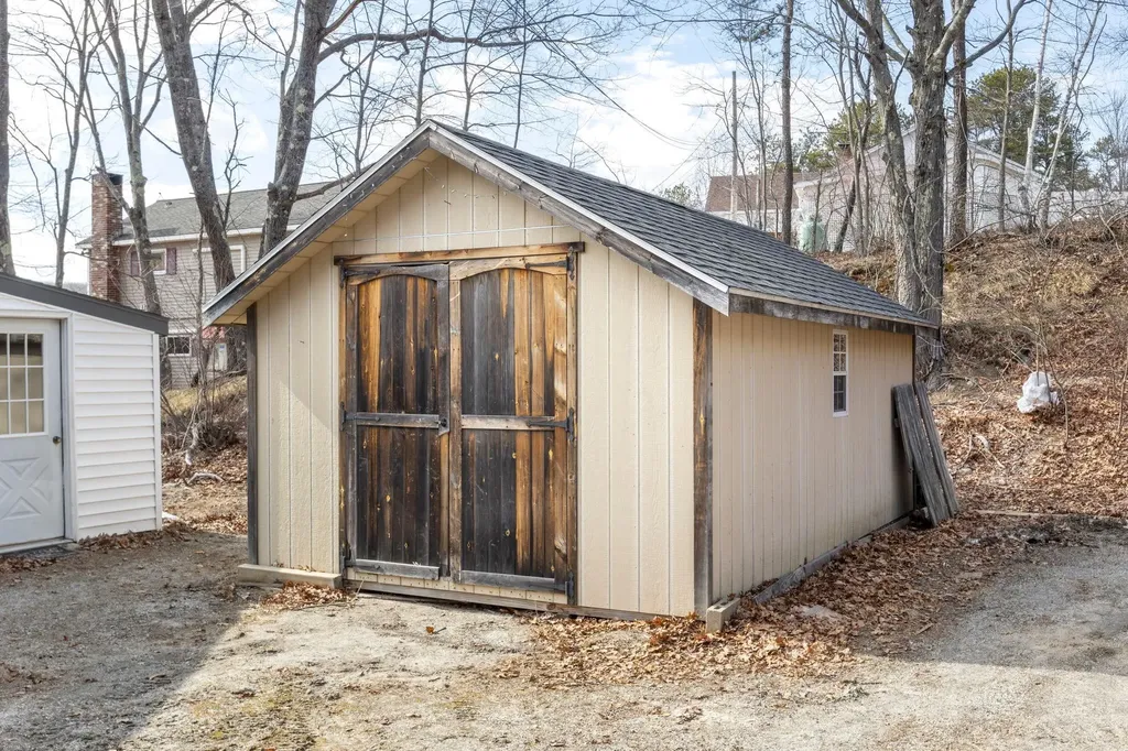 9 Duckling Lane Shapleigh ME 04076