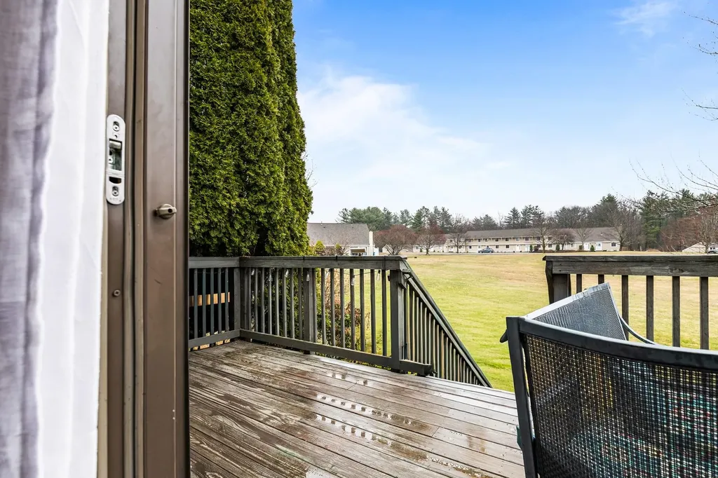 15 Pendleton Lane Londonderry NH 03053