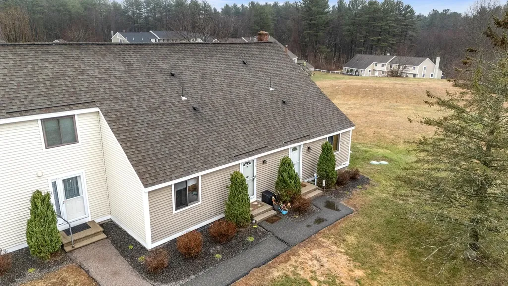 15 Pendleton Lane Londonderry NH 03053
