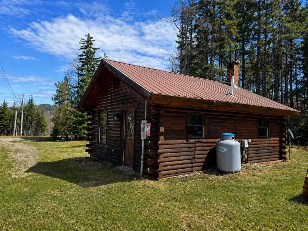 975 Newark Pond Road Newark VT 05871