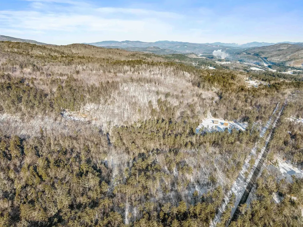 1482 River Road Bridgewater NH 03222