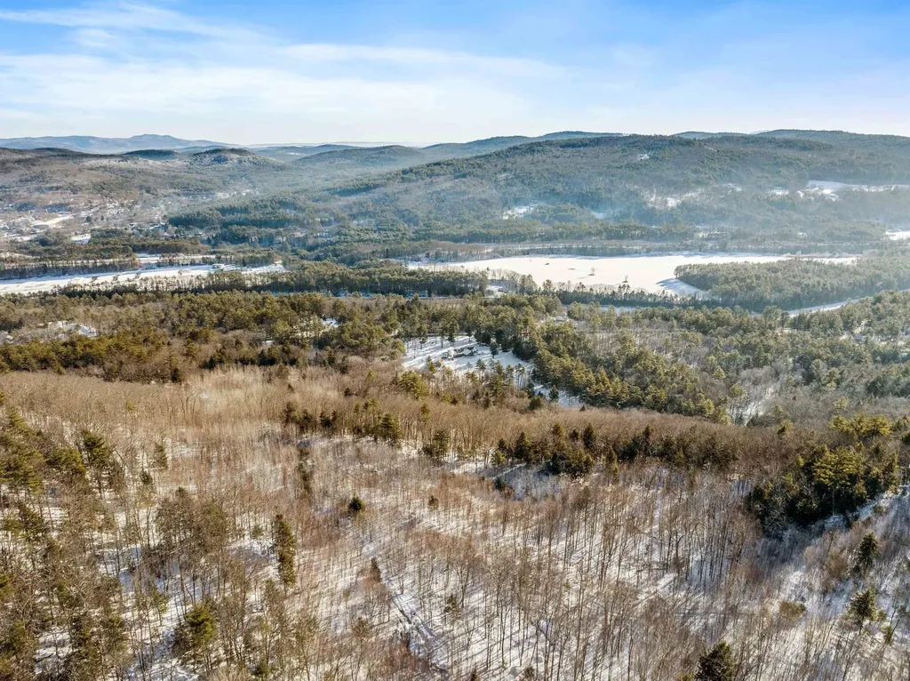 1482 River Road Bridgewater NH 03222