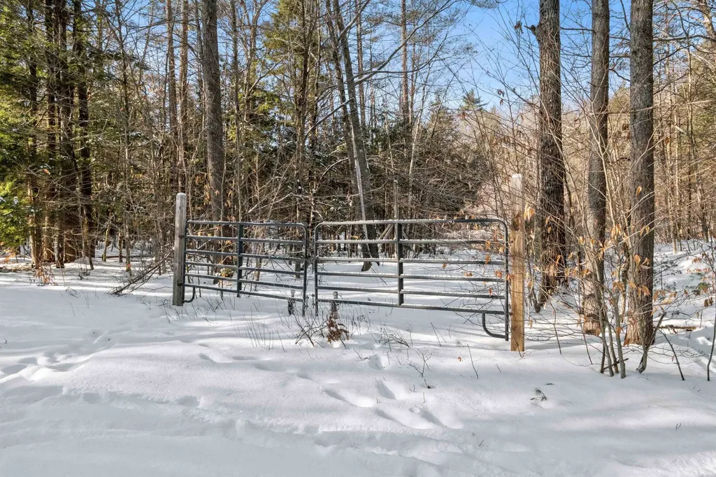 1482 River Road Bridgewater NH 03222