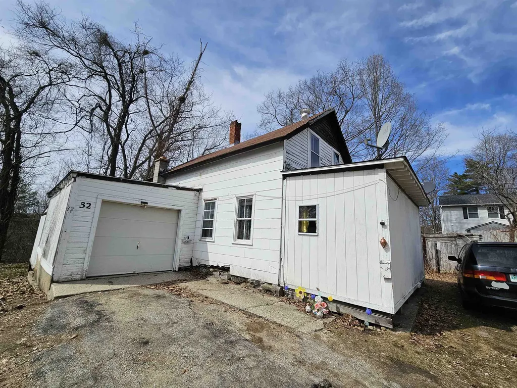 32 Charles Street Keene NH 03431