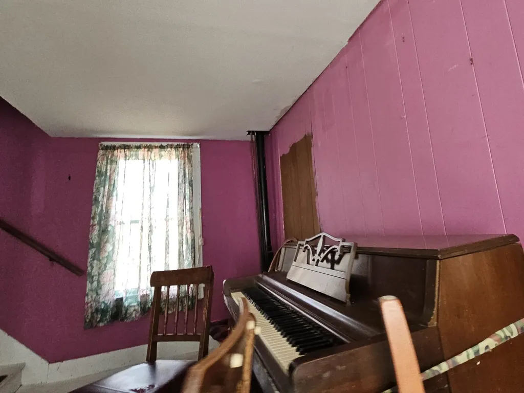 32 Charles Street Keene NH 03431