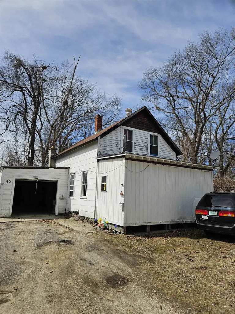 32 Charles Street Keene NH 03431