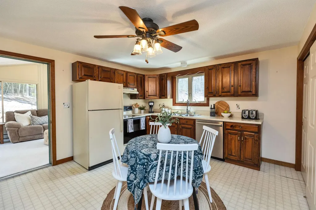 14 Greenwood Road Weare NH 03281