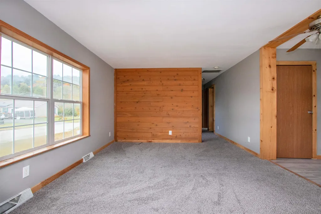 16 Deer Creek Lane St. Johnsbury VT 05819