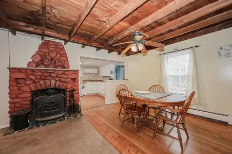 6 Milford Street Amherst NH 03031