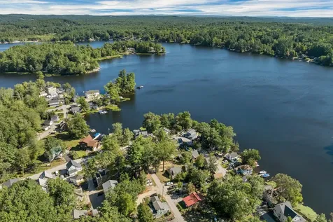 6 Milford Street Amherst NH 03031