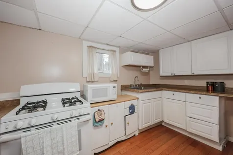 6 Milford Street Amherst NH 03031