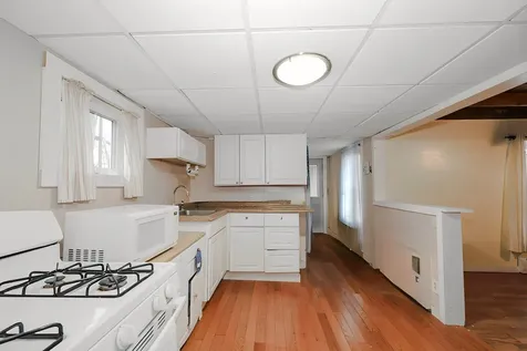 6 Milford Street Amherst NH 03031