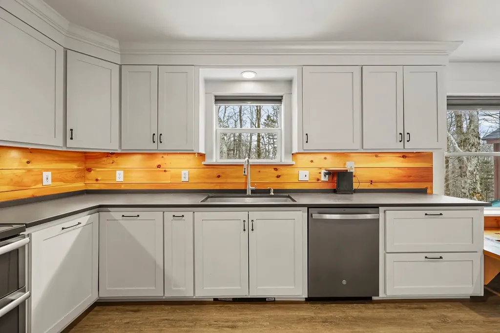 43 Bergblume Circle Stamford VT 05352