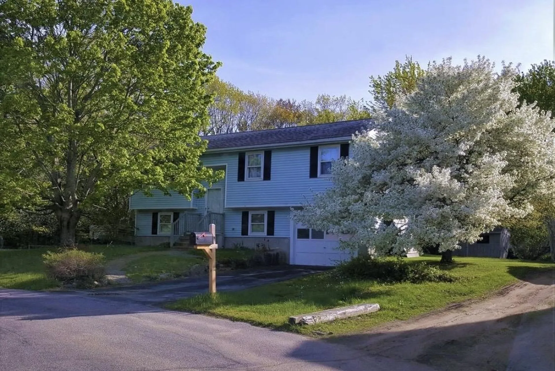 Concord NH, 8 Yarrow Way