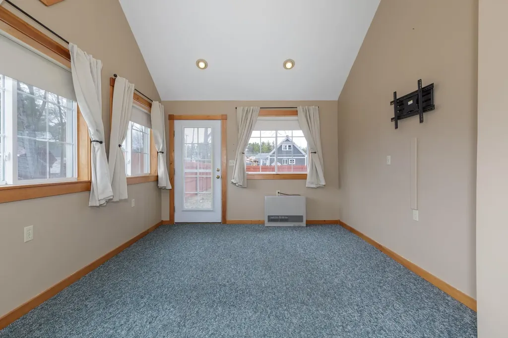21 Hobart Street Concord NH 03303