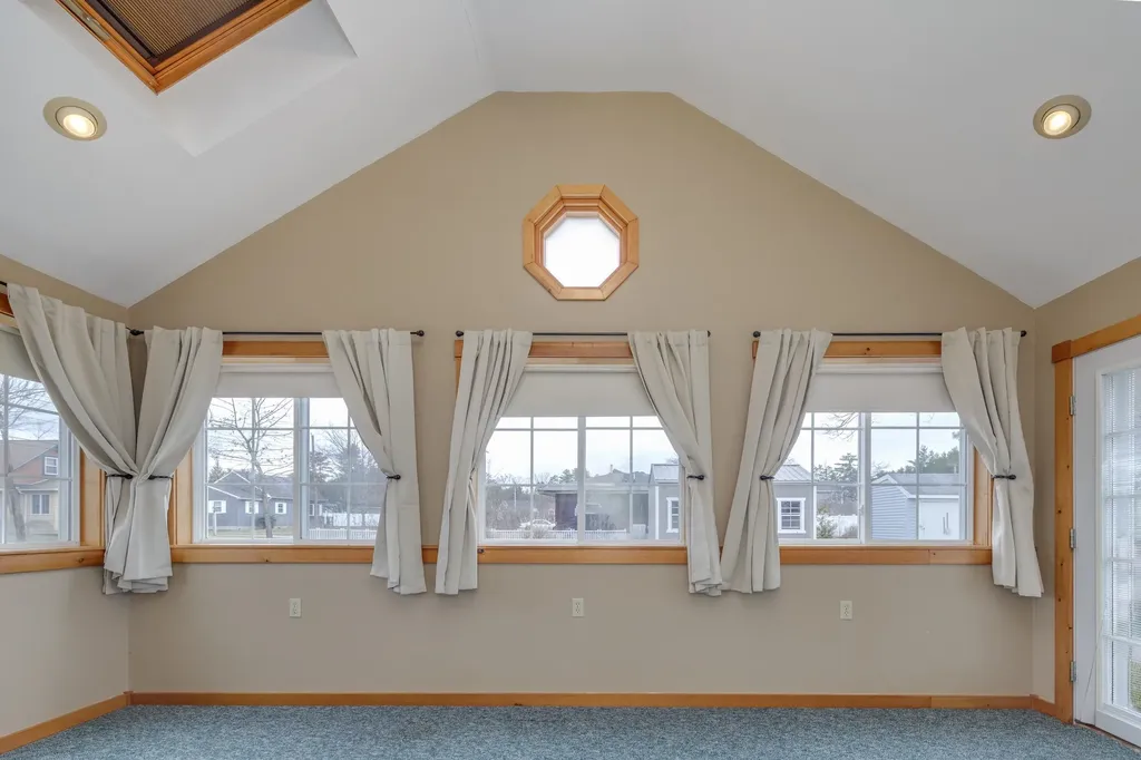 21 Hobart Street Concord NH 03303