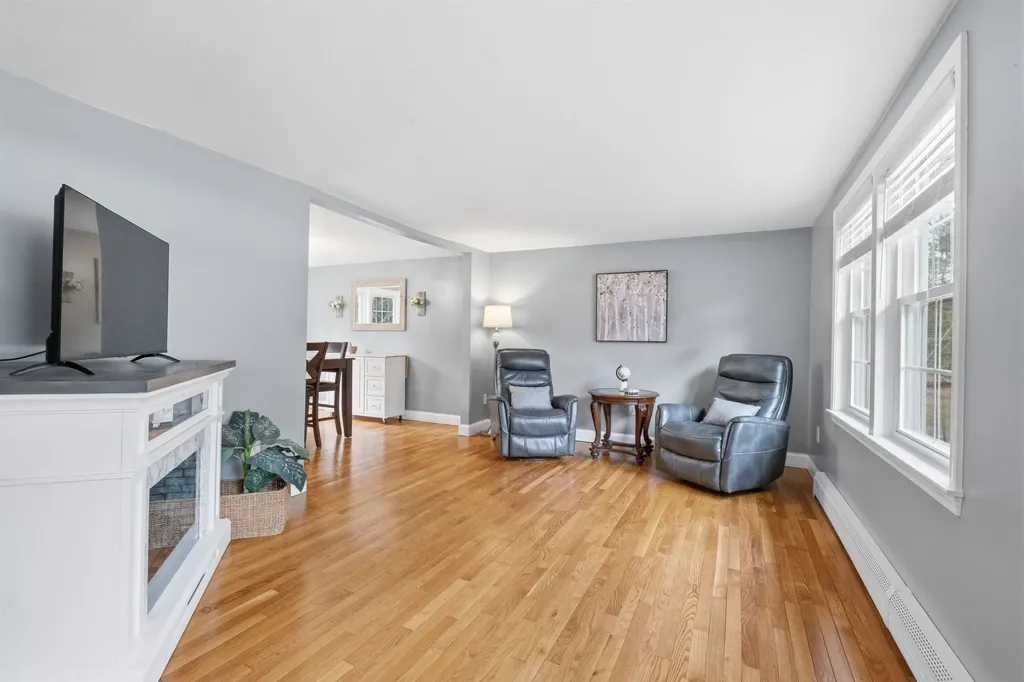 4 Cedar Lane Bow NH 03304