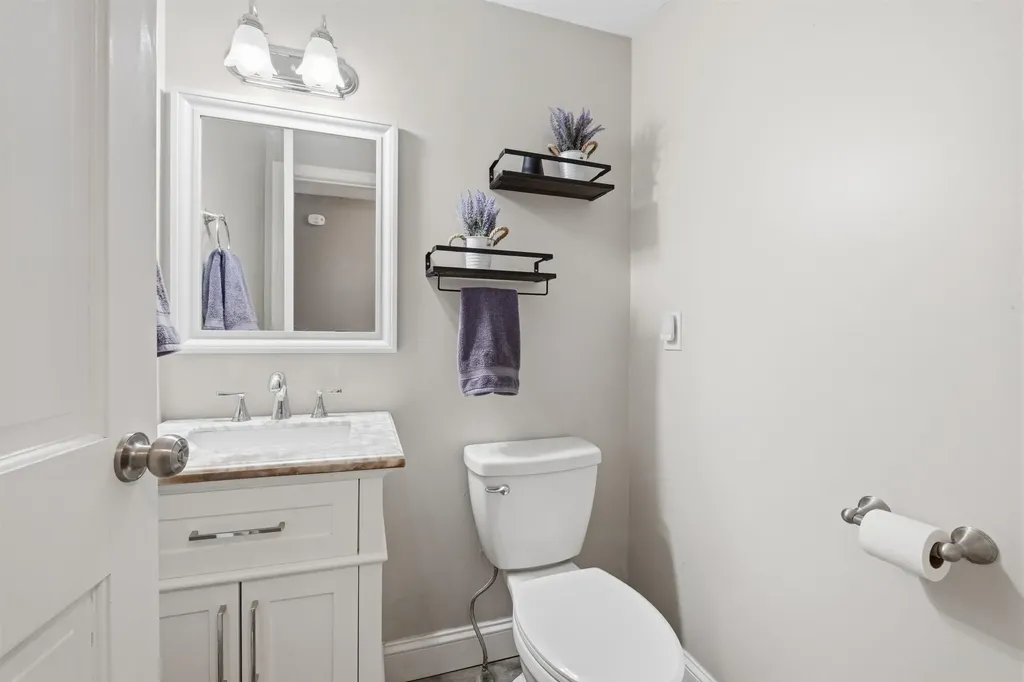 4 Cedar Lane Bow NH 03304