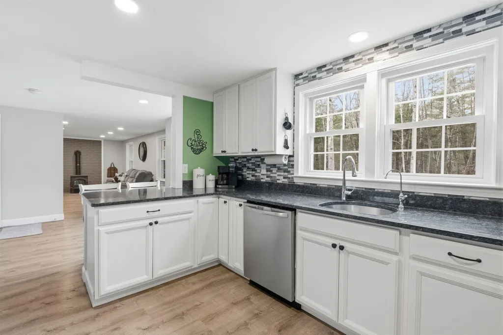 4 Cedar Lane Bow NH 03304