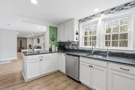 4 Cedar Lane Bow NH 03304