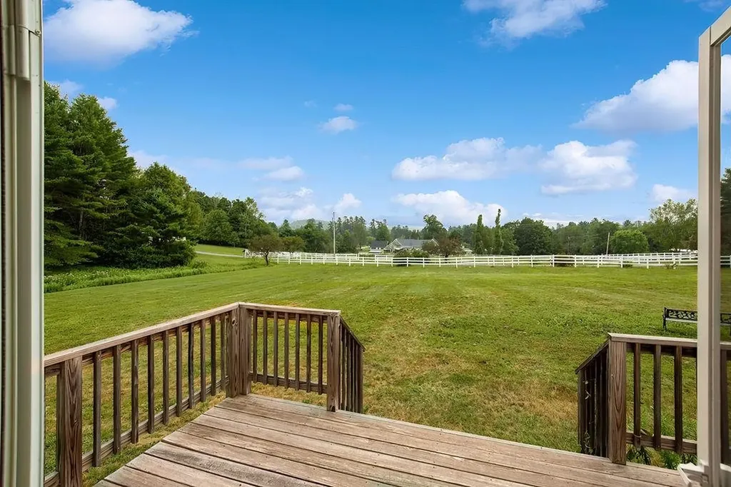 23 Fletcher Road Newport NH 03773