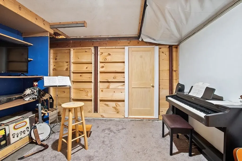 23 Fletcher Road Newport NH 03773