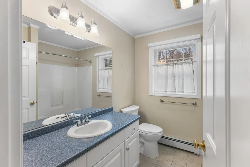 24 Ladd Road Brentwood NH 03833