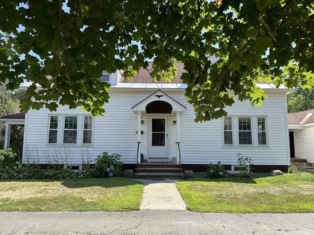 13 Grand Street Claremont NH 03743